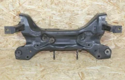 Подрамник двигателя для Skoda Rapid 2013 года на фотографиях