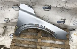 Крылья для Volvo XC70 2015 года на фотографиях