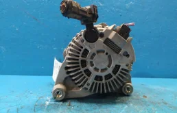 Генератор для Mazda CX 5 2011 года на фотографиях