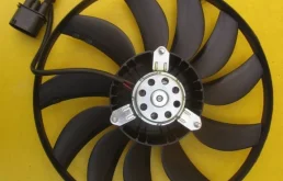 Вентилятор радиатора охлаждения ДВС для Volkswagen Golf 2012 года на фотографиях