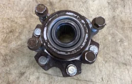 Ступица колеса задняя правая для Mitsubishi Pajero на фотографиях