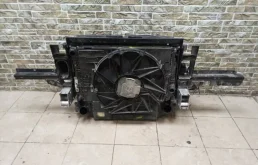 Панель радиатора (телевизор) для BMW X3 на фотографиях