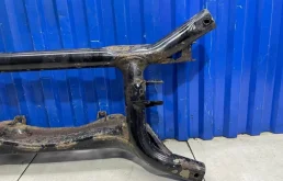 Задняя балка для Mitsubishi ASX 2010 года на фотографиях