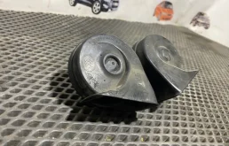 Звуковой сигнал для Volvo XC90 2005 года на фотографиях