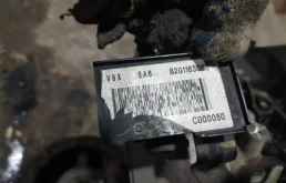 Двигатель без навесного для Nissan Pathfinder 2012 года на фотографиях