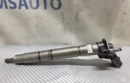 Форсунка топливная для Audi Q7 2015 года на фотографиях