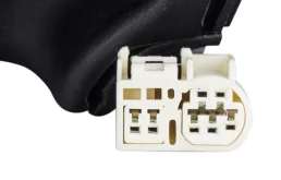 Стекла и зеркала для Toyota Corolla 2016 года на фотографиях