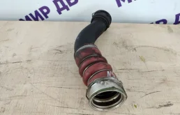 патрубок (13717583716) для BMW X5 Е70 2006-2013