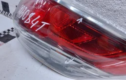 Фонарь внутренний правый для Toyota Highlander на фотографиях