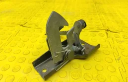 крючок капота для Mercedes-Benz E class W211 2002-2009