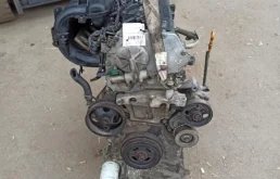 Двигатель без навесного для Nissan Serena 2003 года на фотографиях