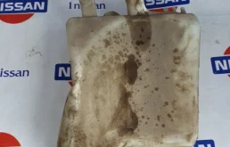 Бачок стеклоомывателя задний для Nissan Note на фотографиях