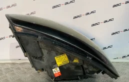 Фара правая для Volvo C30 2007 года на фотографиях