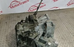 АКПП для Nissan X-Trail 2000 года на фотографиях