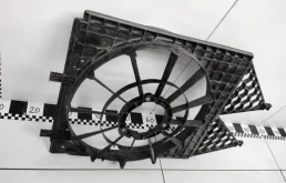 Вентилятор радиатора охлаждения ДВС для Skoda Rapid 2018 года на фотографиях