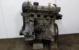 Двигатель без навесного для Volkswagen Polo 2018 года на фотографиях