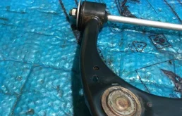 Рычаг передний правый верхний для Lexus LX на фотографиях