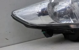 Фары для Toyota Corolla 2006 года на фотографиях