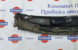 Жабо правое для Nissan Note на фотографиях