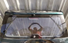 Накладка на дверь задняя левая для Toyota RAV4 2003 года на фотографиях