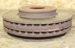 Диски тормозные передние (комплект) для Hyundai Solaris 2019 года на фотографиях