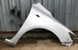 Крыло правое для Toyota Corolla 2009 года на фотографиях