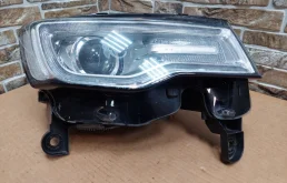 Фара правая для Jeep Grand Cherokee на фотографиях