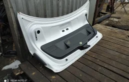 Дверь багажника для Volkswagen Jetta 2017 года на фотографиях