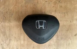 Подушка безопасности водителя для Honda Accord 2013 года на фотографиях