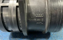 Датчик массового расхода воздуха для Volkswagen Passat 2014 года на фотографиях