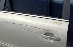 Двери для Opel Zafira 2007 года на фотографиях