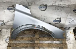 Крылья для Volvo XC70 2015 года на фотографиях