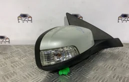 Зеркало заднего вида (в салоне) для Volvo C30 2009 года на фотографиях