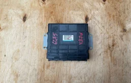 Блок управления двигателем для Mitsubishi Pajero 2005 года на фотографиях