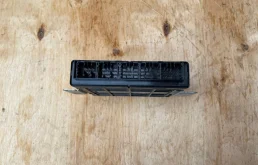 Блок управления двигателем для Mitsubishi Pajero 2005 года на фотографиях