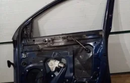 Дверь передняя правая для Audi Q7 2009 года на фотографиях