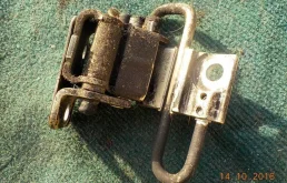 Петля двери задняя левая нижняя для Audi Q7 на фотографиях