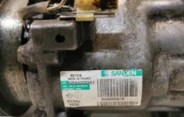 Компрессор кондиционера для Renault Logan 2012 года на фотографиях