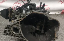 МКПП для Hyundai Santa Fe Classic 2009 года на фотографиях