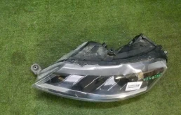 Фара ксенон левая для Skoda Rapid на фотографиях