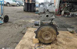 Двигатель без навесного для Volkswagen Polo 2003 года на фотографиях