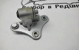 петля нижняя передней левой двери (A 251 720 15 37) для Mercedes-Benz GL class X164 2006-2012