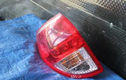 Фонарь левый для Toyota RAV4 на фотографиях