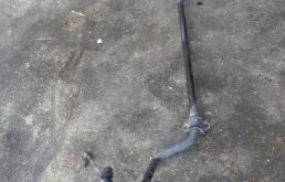 Стабилизатор поперечной устойчивости передний для Suzuki Grand Vitara 2008 года на фотографиях