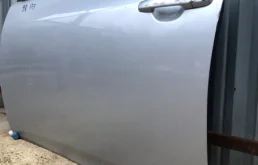 Дверь передняя левая для Toyota Corolla 2012 года на фотографиях