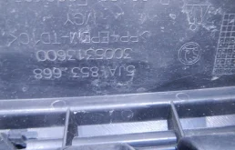 Решетка переднего бампера для Skoda Rapid 2015 года на фотографиях