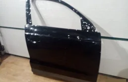 Дверь передняя правая для Audi Q3 2012 года на фотографиях