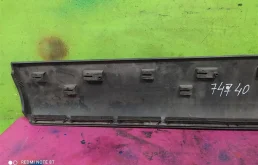 Молдинг двери передний правый для Audi Q7 2009 года на фотографиях