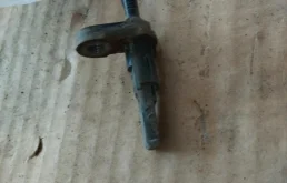 Датчик ABS задний правый для Subaru Forester на фотографиях