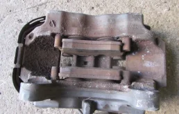 Суппорт задний левый для Audi Q7 на фотографиях